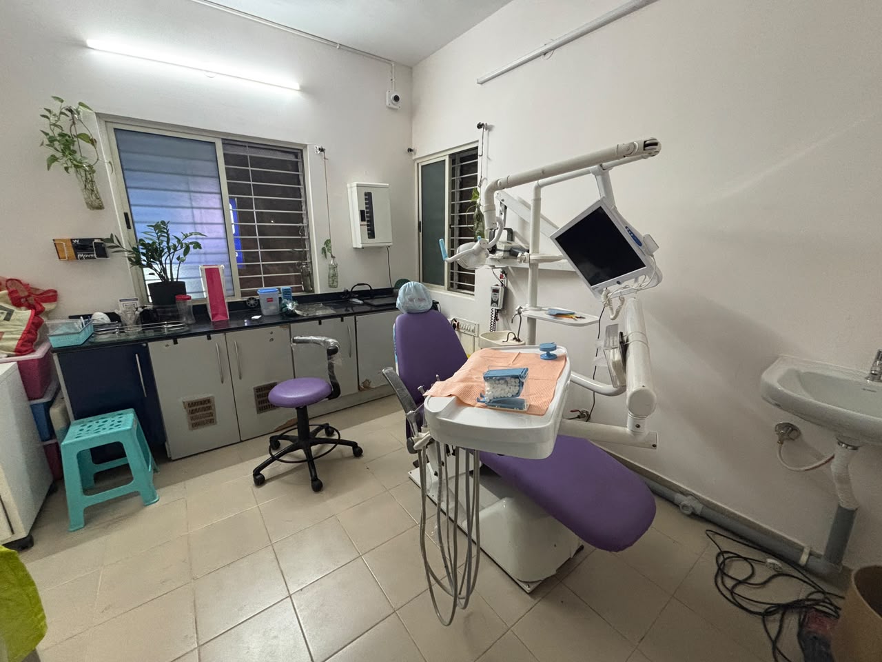 A second operatory chair at DentEssencePro
